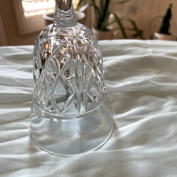 CRYSTAL CUT BELL - Picture 3 of 6